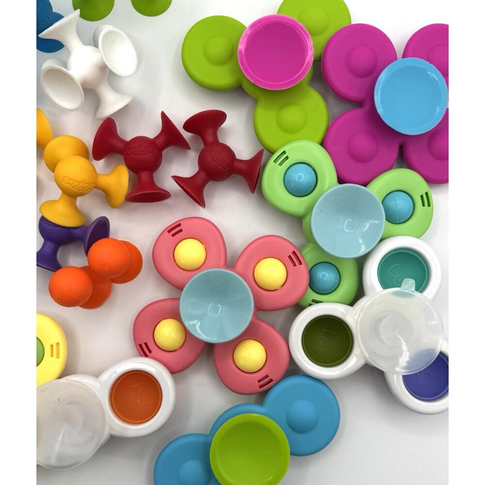 Fat Brain Toys Whirly Squigz Suction Little Brainies Suckers Lot of 25 - Picture 10 of 11